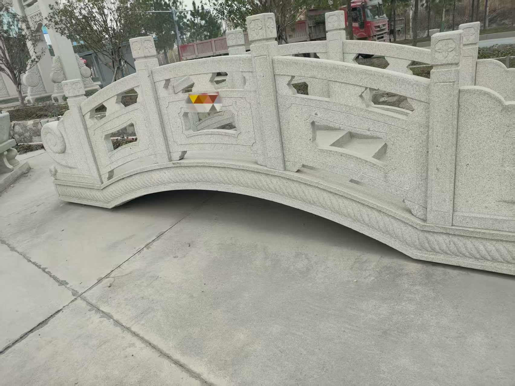 信阳芝麻白拱桥，石桥