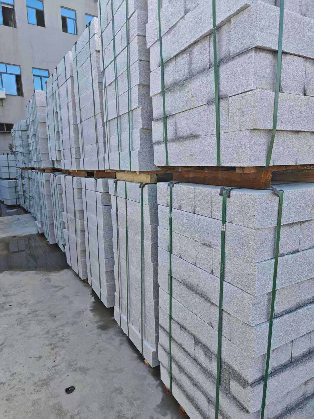 信阳芝麻白路牙石，路侧石