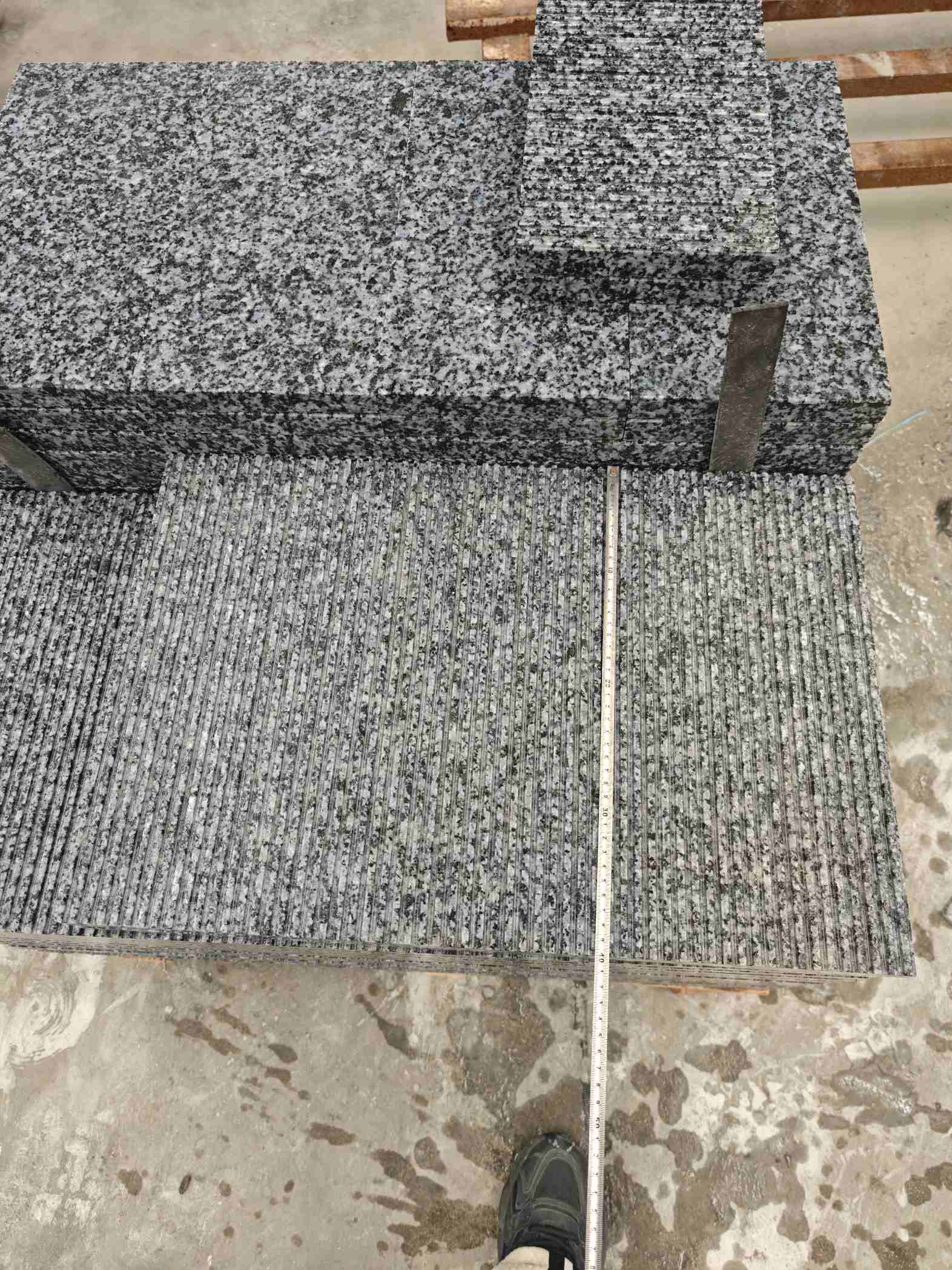 信阳芝麻黑拉丝面