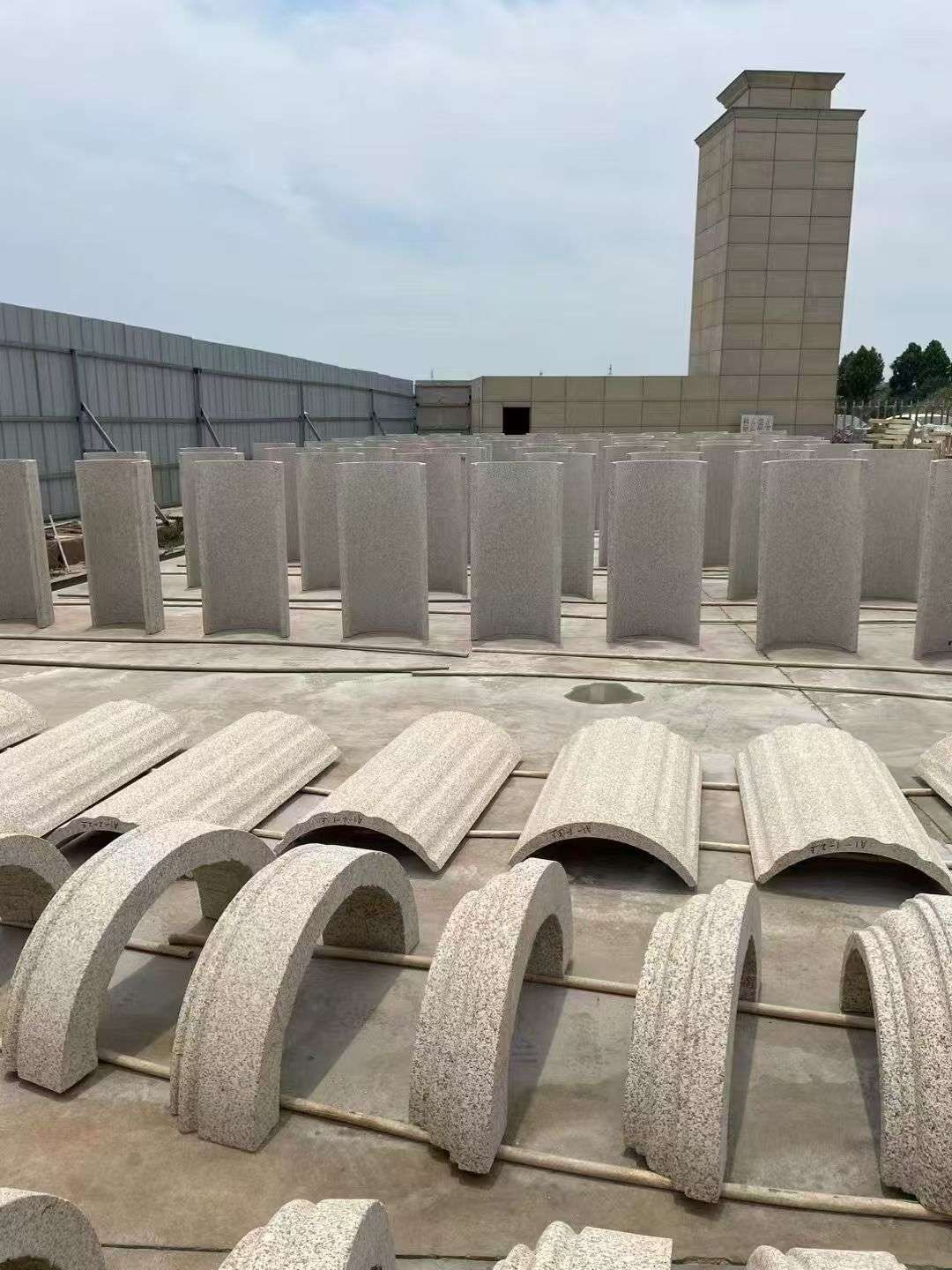 信阳黄金麻别墅柱皮 异形 线条定制